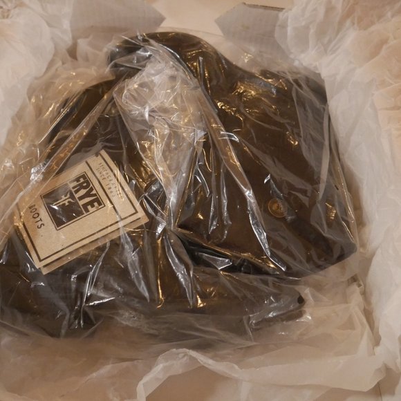 NWT Frye - Melissa Button Short - New - Picture 5 of 10